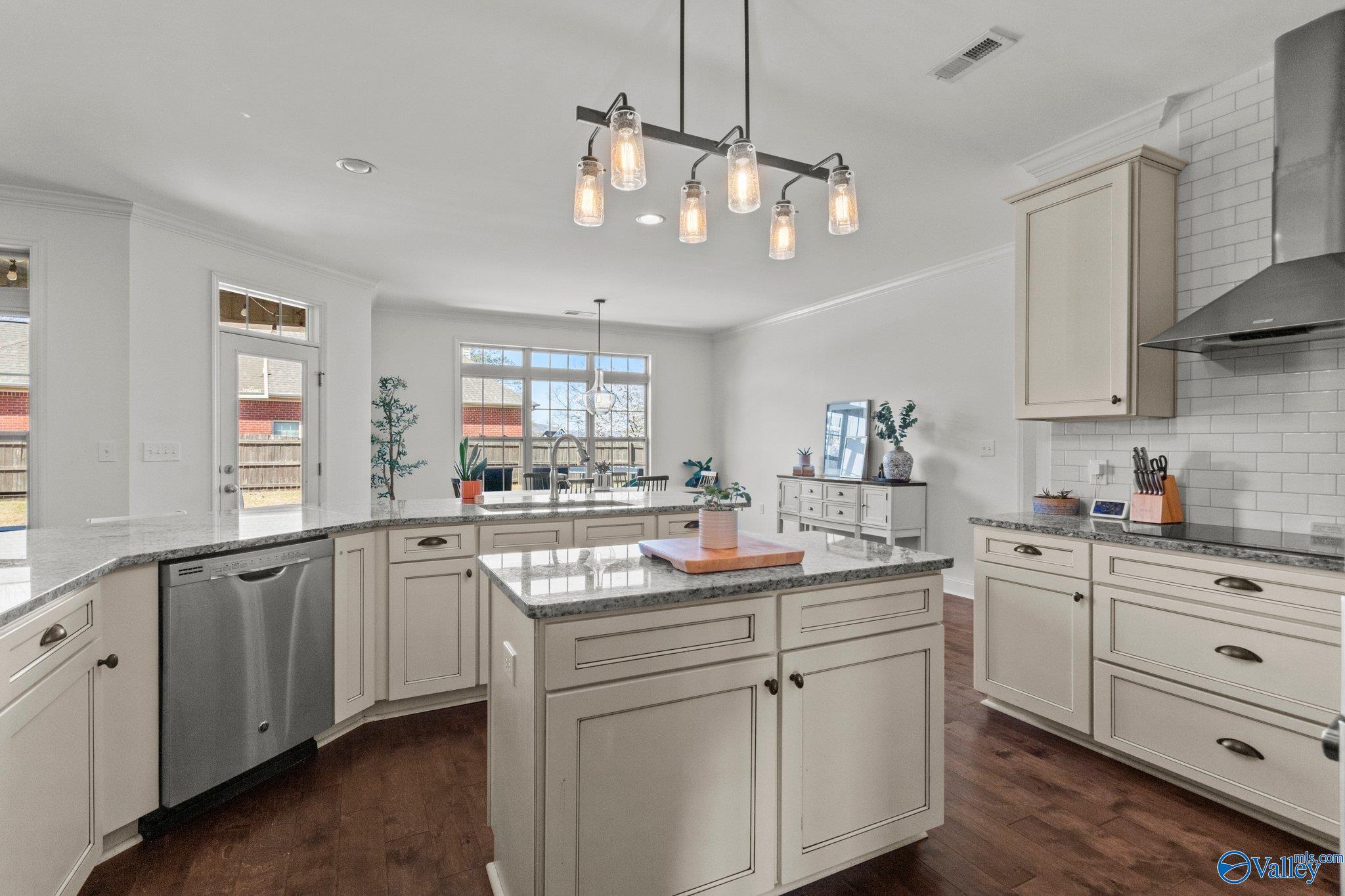 4529 SE Blairmont Drive, Owens Cross Roads, Alabama image 10
