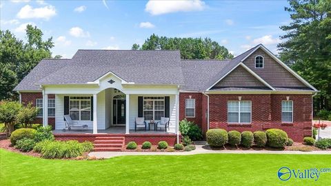 Homes For Sale - 2183 Lea Christine Circle<br/> Arab, AL 35016