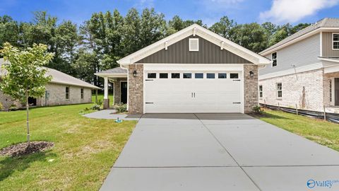 Homes For Sale - 15356 Lapwing Cove<br/> Athens, AL 35611