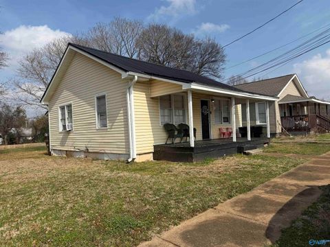 Homes For Rent - 806 18 1/2 Avenue<br/> Decatur, AL 35601
