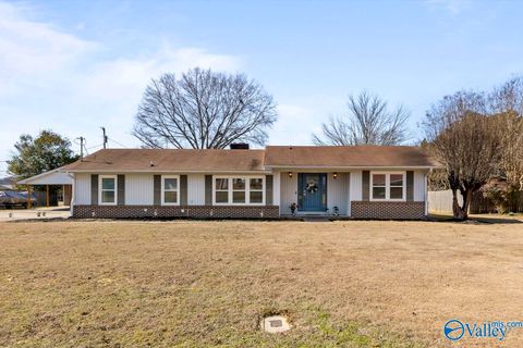 Photo of 16171 East Glenn Valley, Athens, AL 35611 (MLS # 21909221)