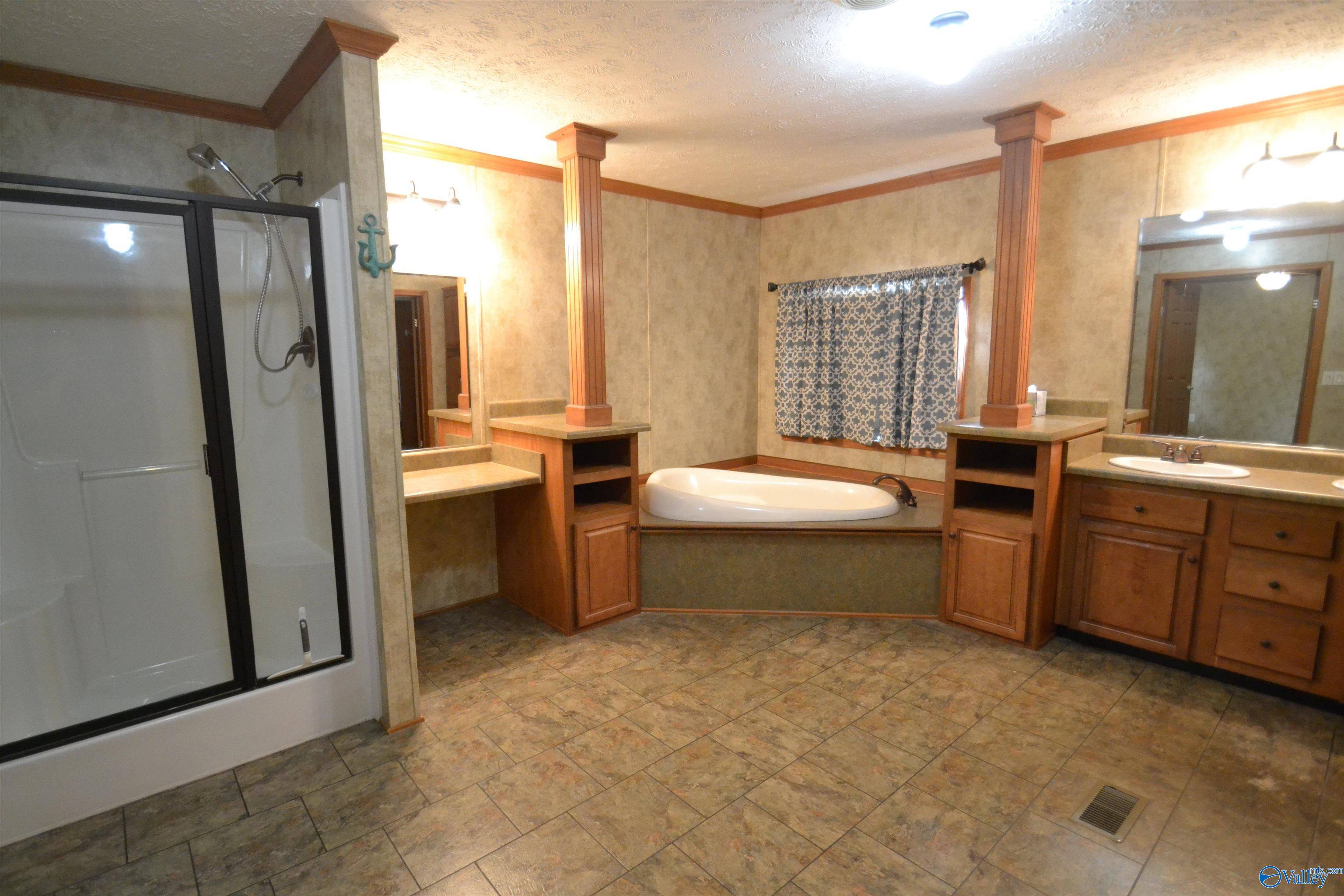 370 Mount Carmel Drive, Guntersville, Alabama image 10
