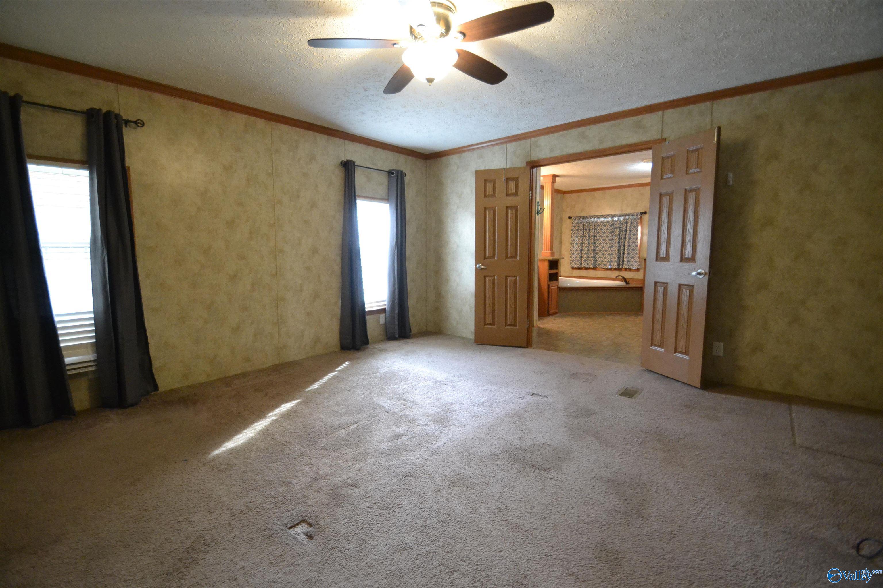 370 Mount Carmel Drive, Guntersville, Alabama image 9