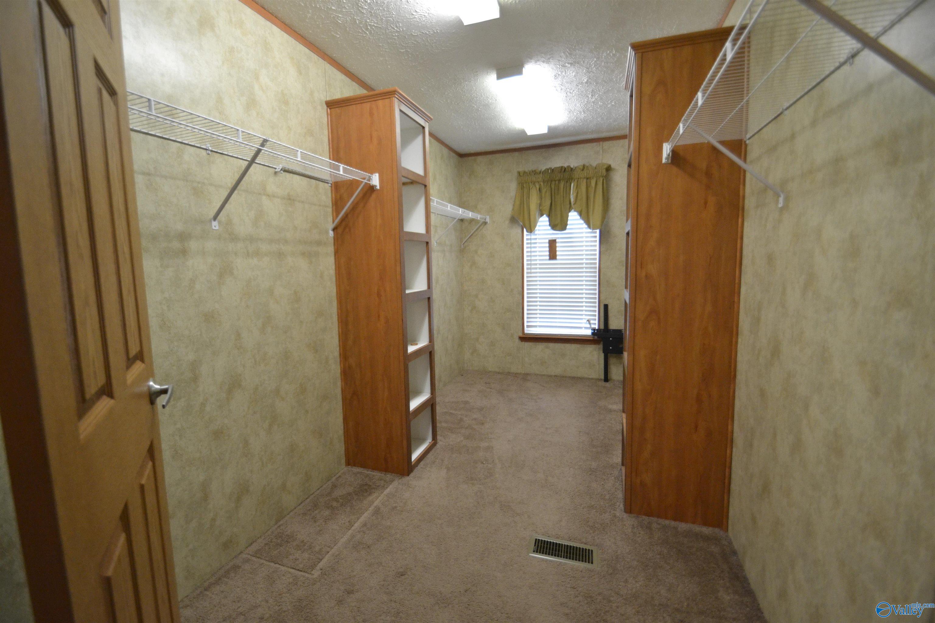 370 Mount Carmel Drive, Guntersville, Alabama image 11