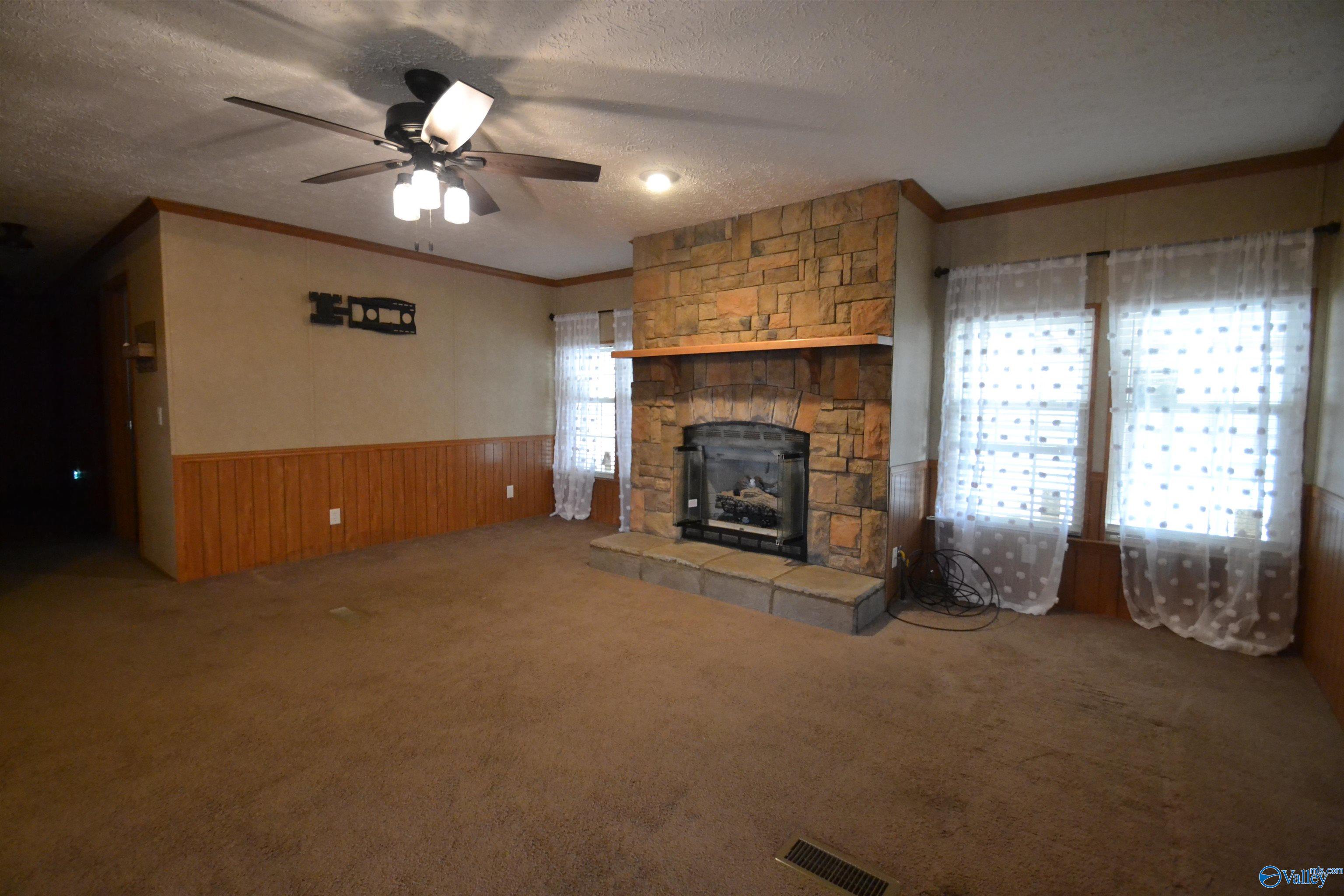 370 Mount Carmel Drive, Guntersville, Alabama image 6