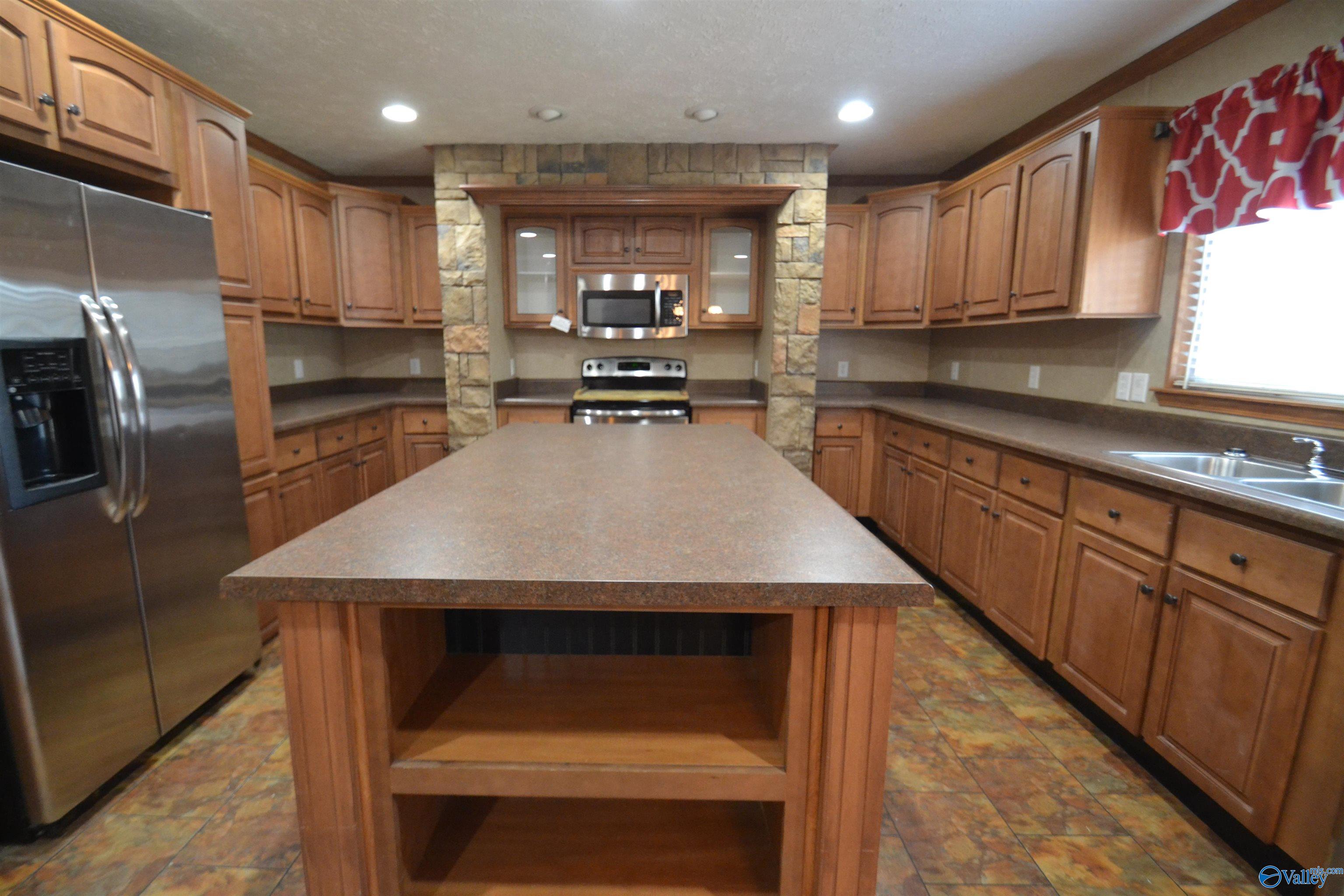 370 Mount Carmel Drive, Guntersville, Alabama image 7