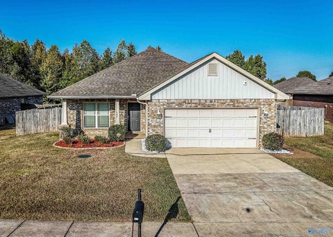 Homes For Sale - 104 First Hill Drive<br/> Harvest, AL 35749
