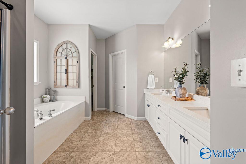 2905 Old Barn Circle