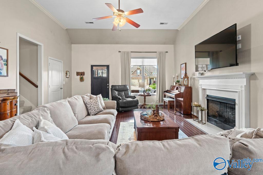 2905 Old Barn Circle