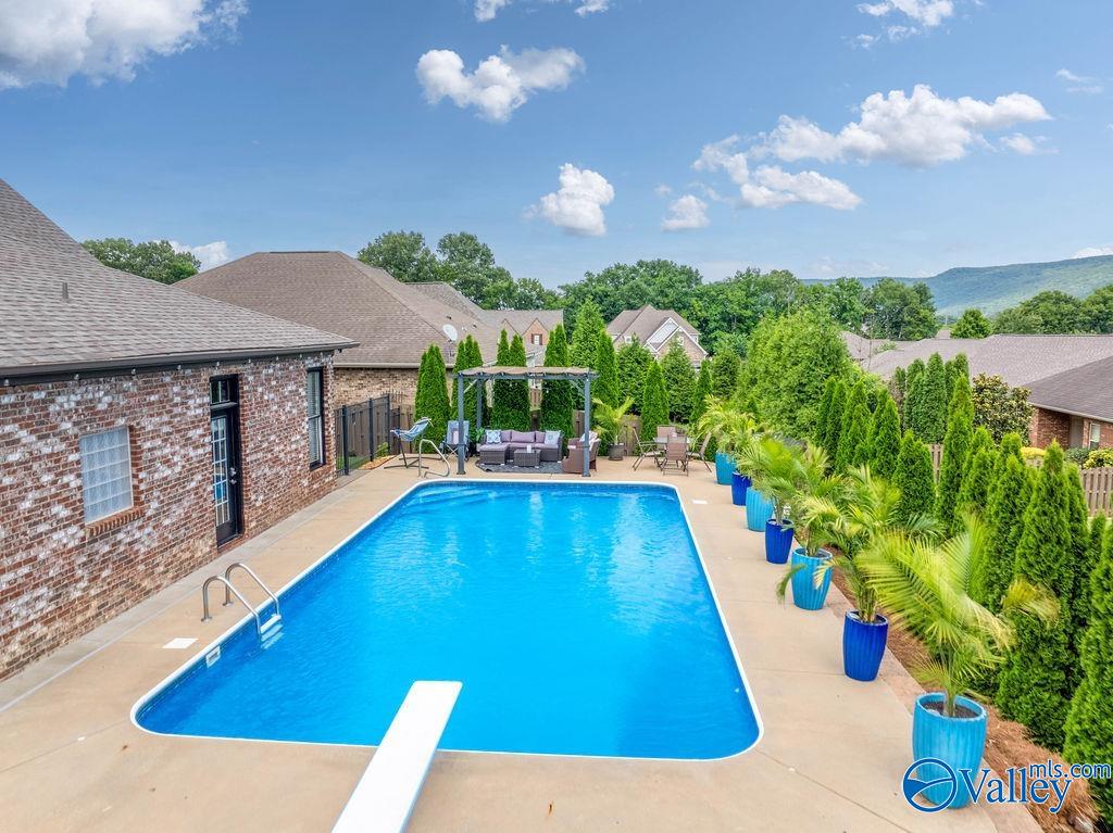 2905 Old Barn Circle