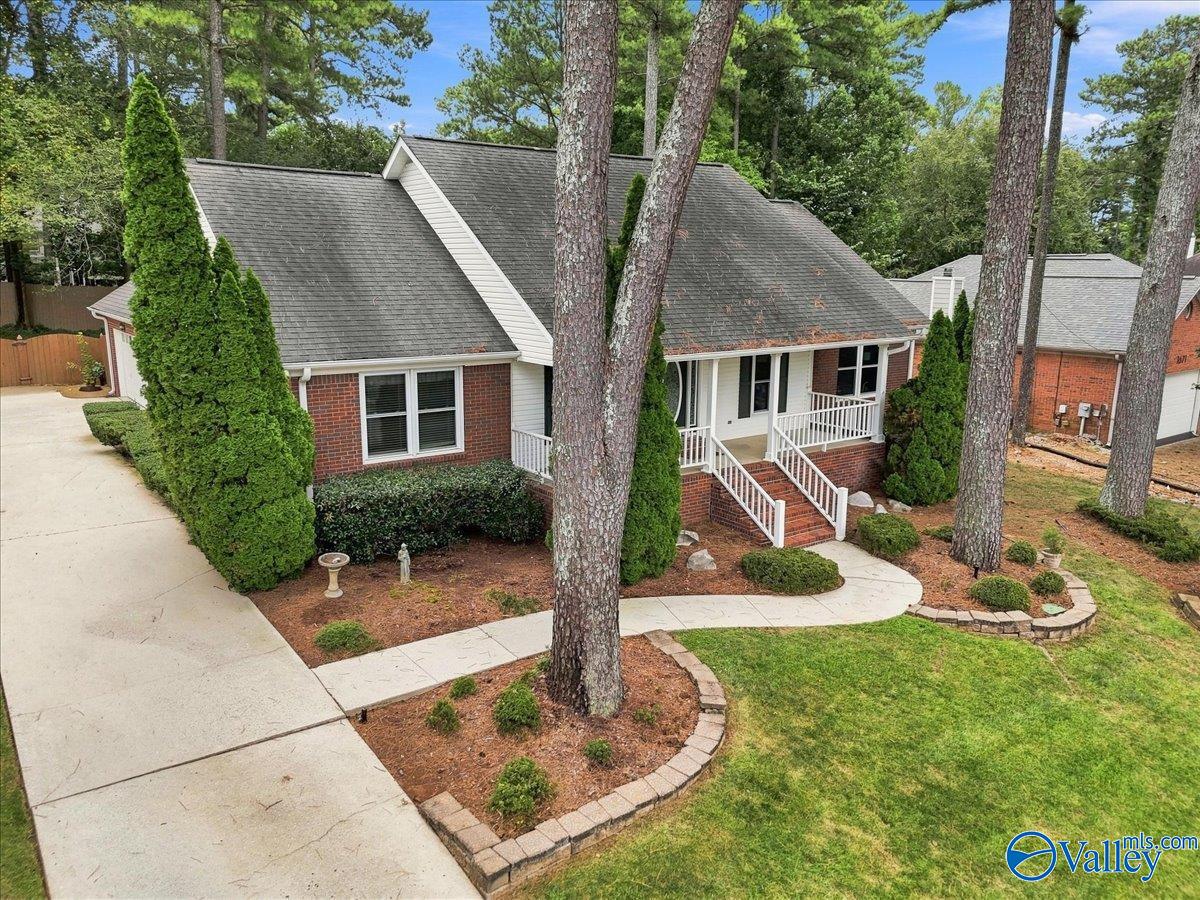 1669 Longleaf Drive NW