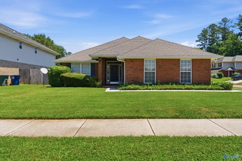 Homes For Rent - 226 SW Shadow Court<br/> Huntsville, AL 35824