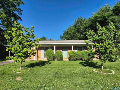 Homes For Sale - 4408 Gazette Drive<br/> Huntsville, AL 35805