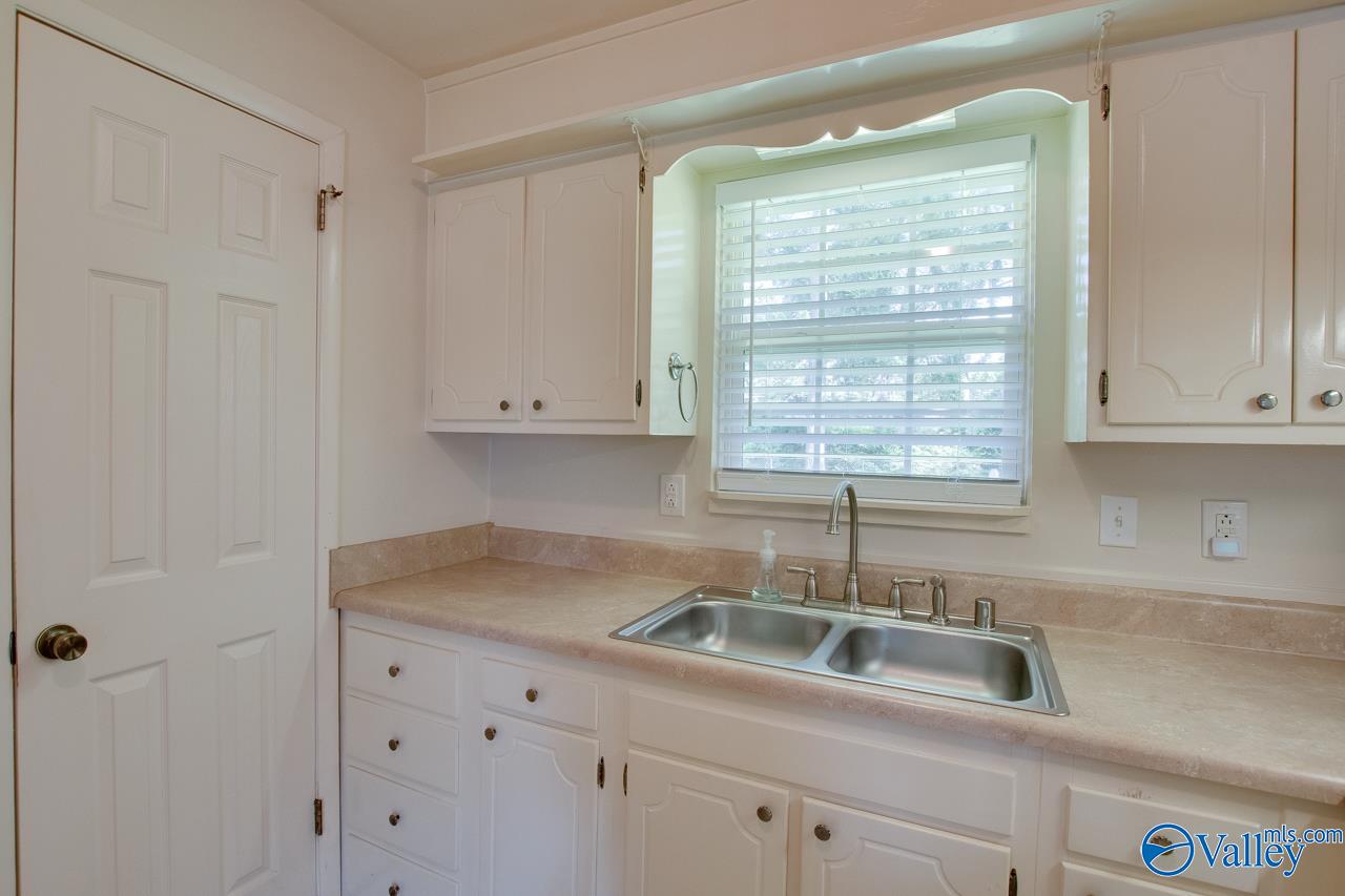 2404 Yorkshire Circle, Huntsville, Alabama image 16
