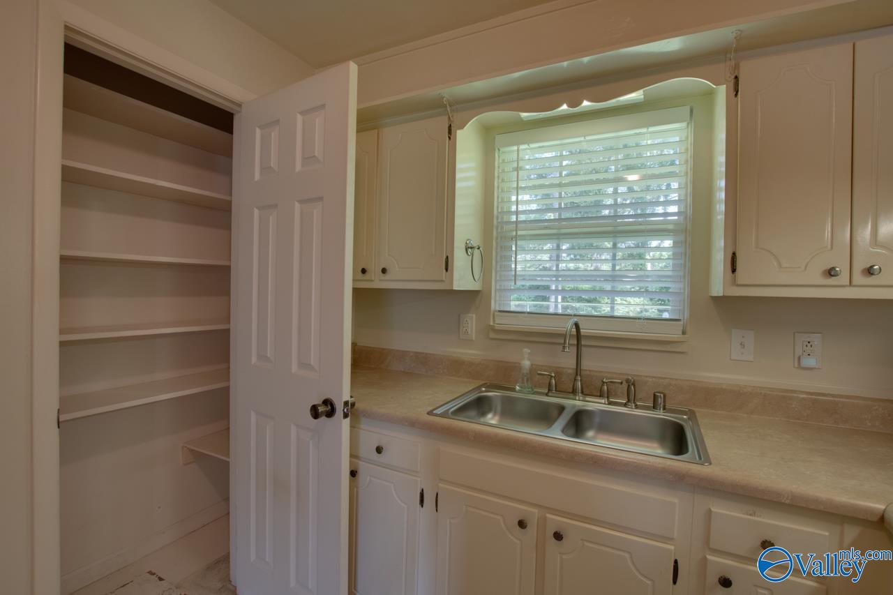 2404 Yorkshire Circle, Huntsville, Alabama image 17