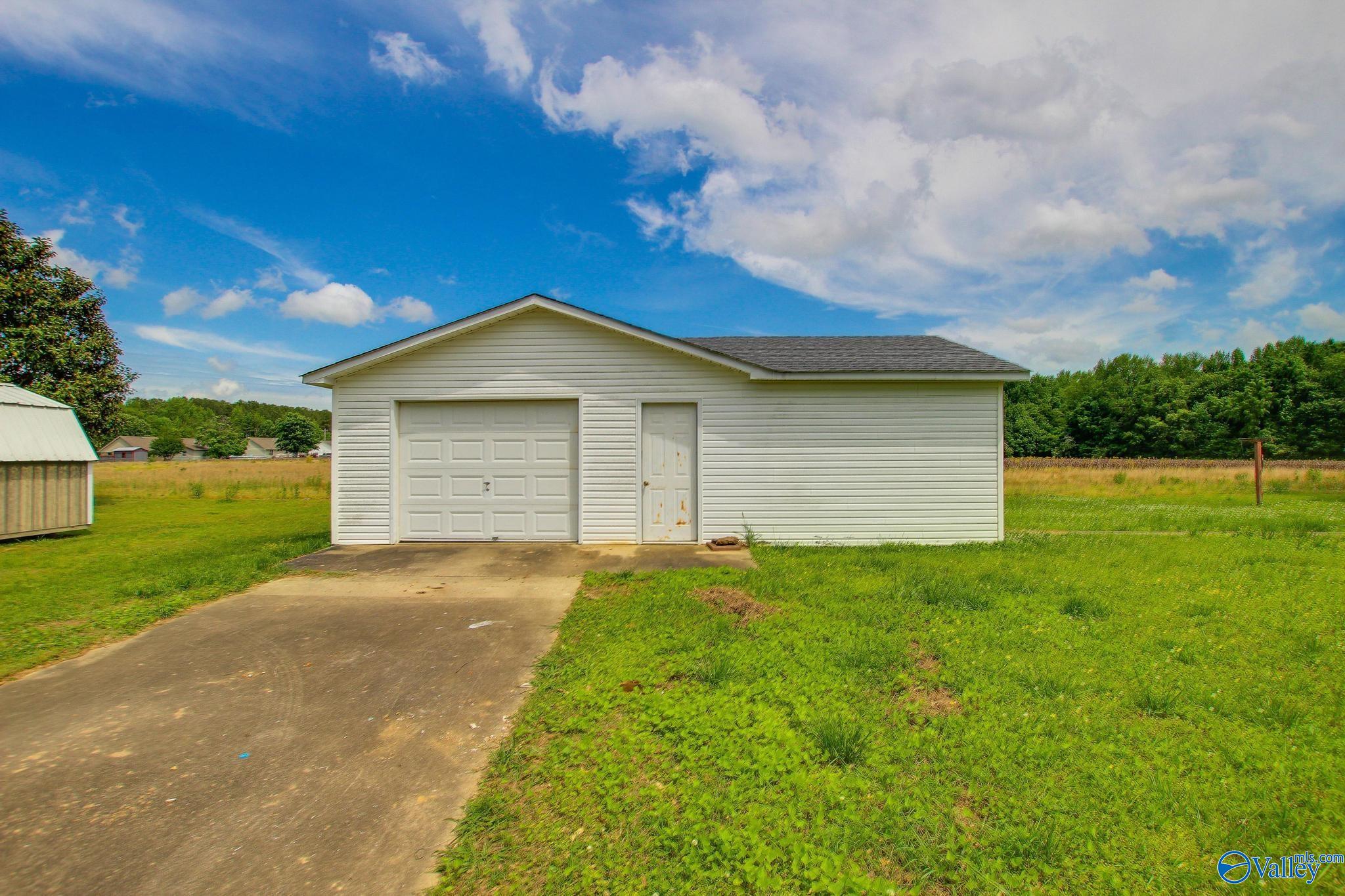 20886 Johnson Drive, Athens, Alabama image 4