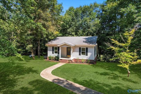 Homes For Sale - 193 Poplar Springs Drive<br/> Lauderdale County, Rogersville, AL 35652