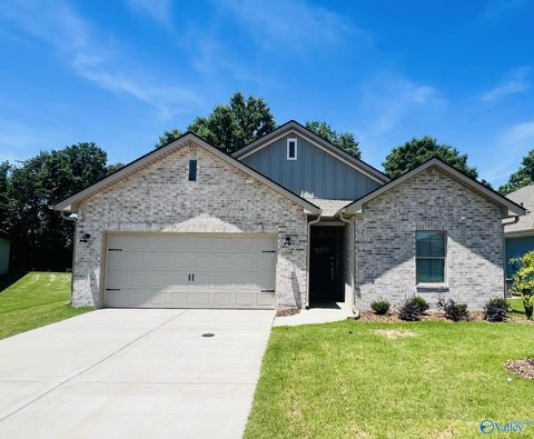 Homes For Rent - 15573 Ruthie Lynn Drive<br/> Athens, AL 35613