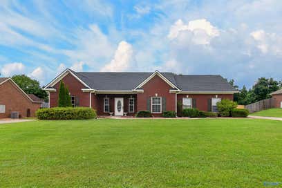 112 Fawn Forest Drive New Market AL 35761