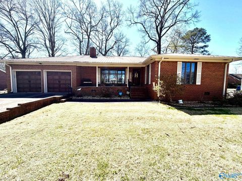 Photo of 212 Oakland Avenue, Boaz, AL 35957 (MLS # 21912516)