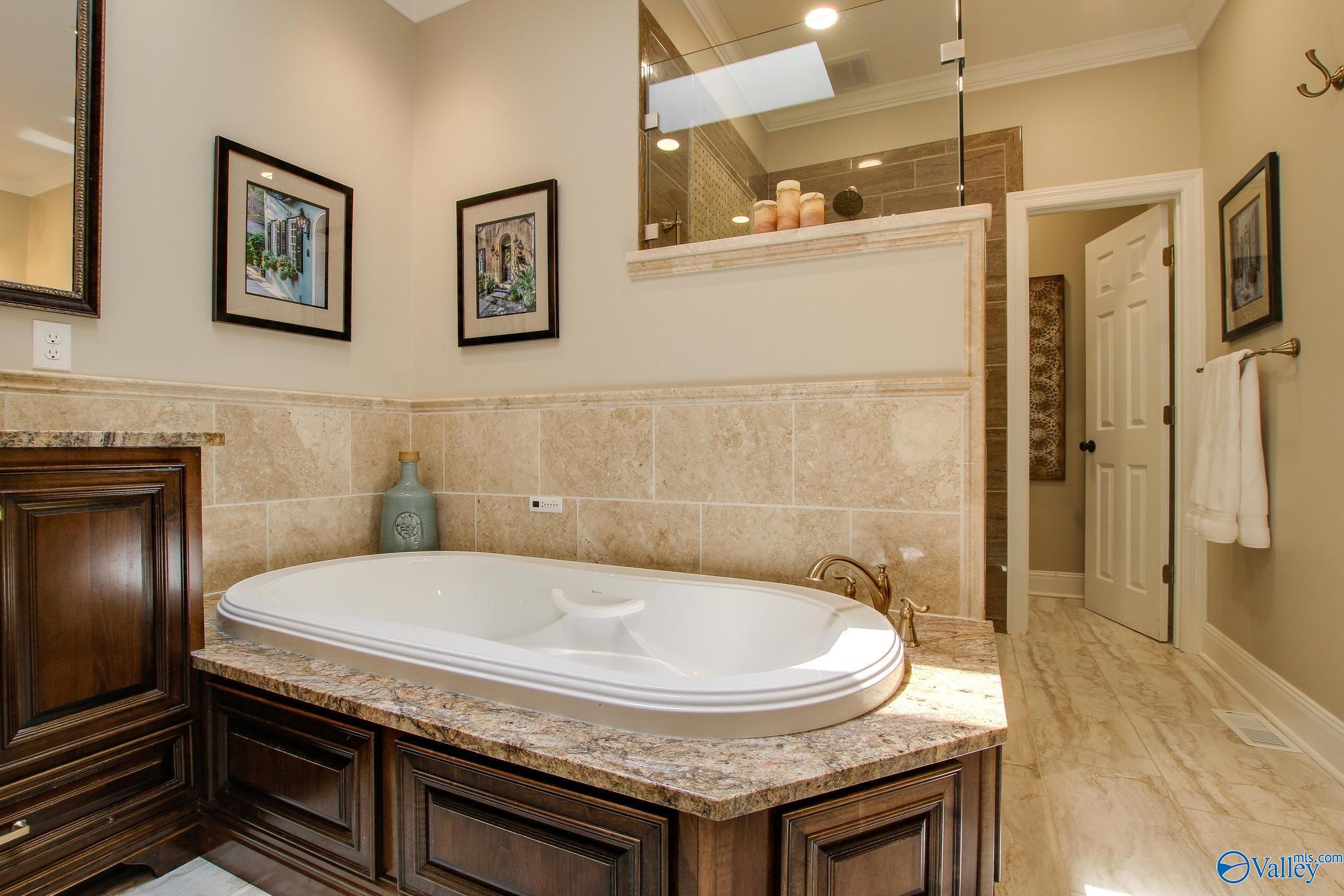 1405 Cedarhurst Court, Decatur, Alabama image 32