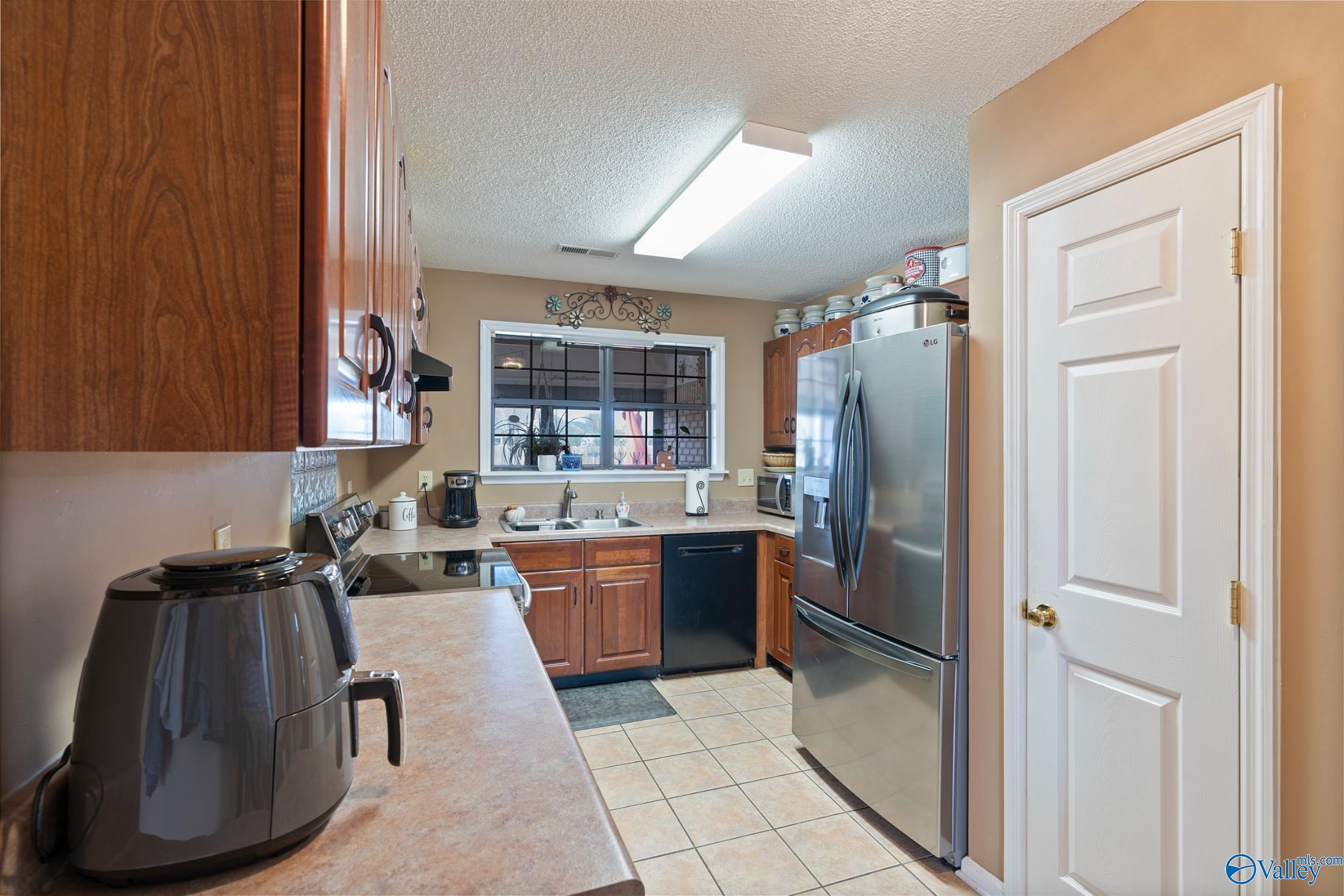 1733 Nottingham Drive, Decatur, Alabama image 6