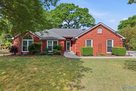 Homes For Sale - 146 Manor House Drive<br/> Huntsville, AL 35811