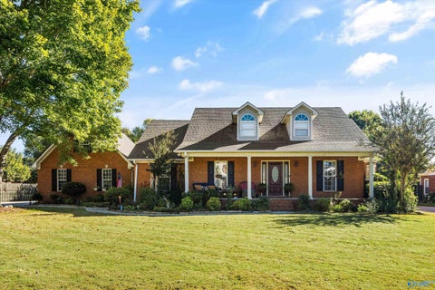 Homes For Sale - 217 Wildflower Court<br/> Huntsville, AL 35811