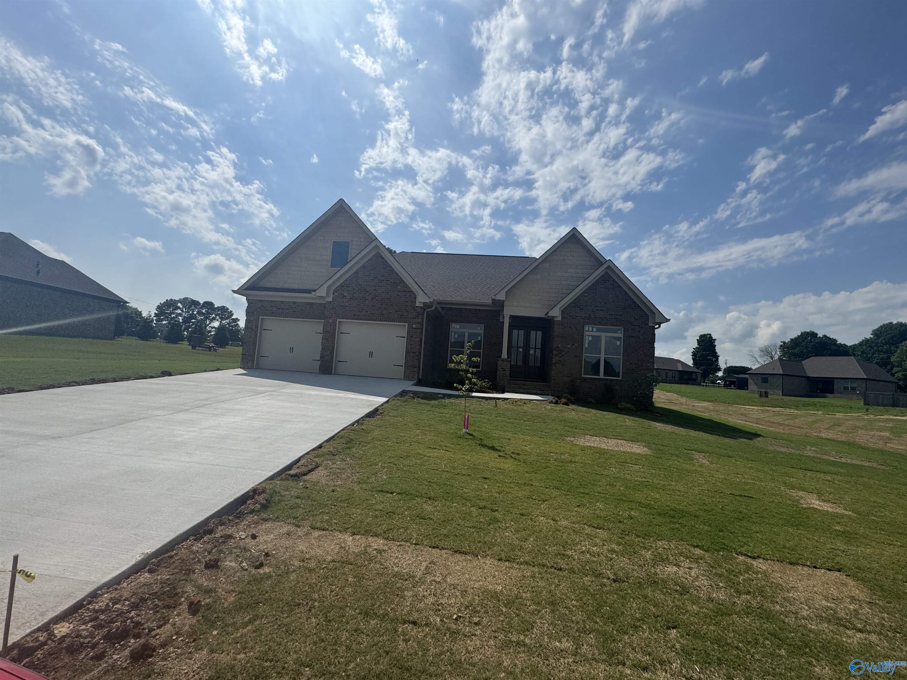 215 Dogwood Drive, Rogersville, Alabama image 1