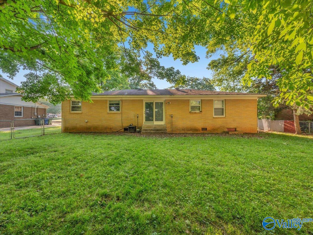 11416 Hillwood Drive, Huntsville, Alabama image 2