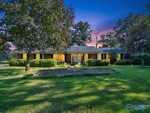 Homes For Sale - 274 County Road 337<br/> Section, AL 35771