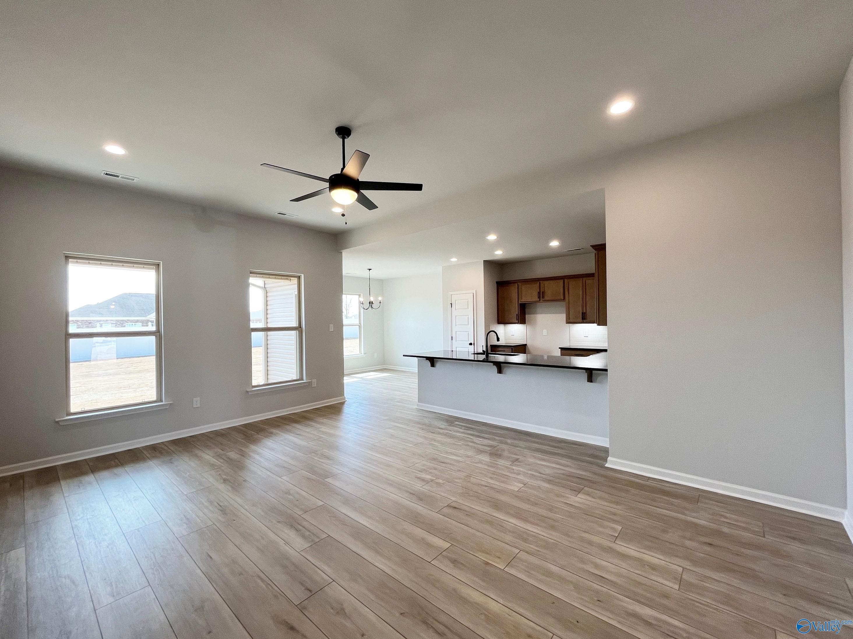 120 Parvin Way Drive, Hazel Green, Alabama image 2