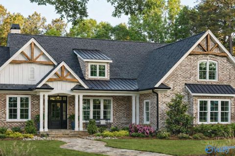 Photo of 501 Lake Creek Drive, Guntersville, AL 35976 (MLS # 21911306)