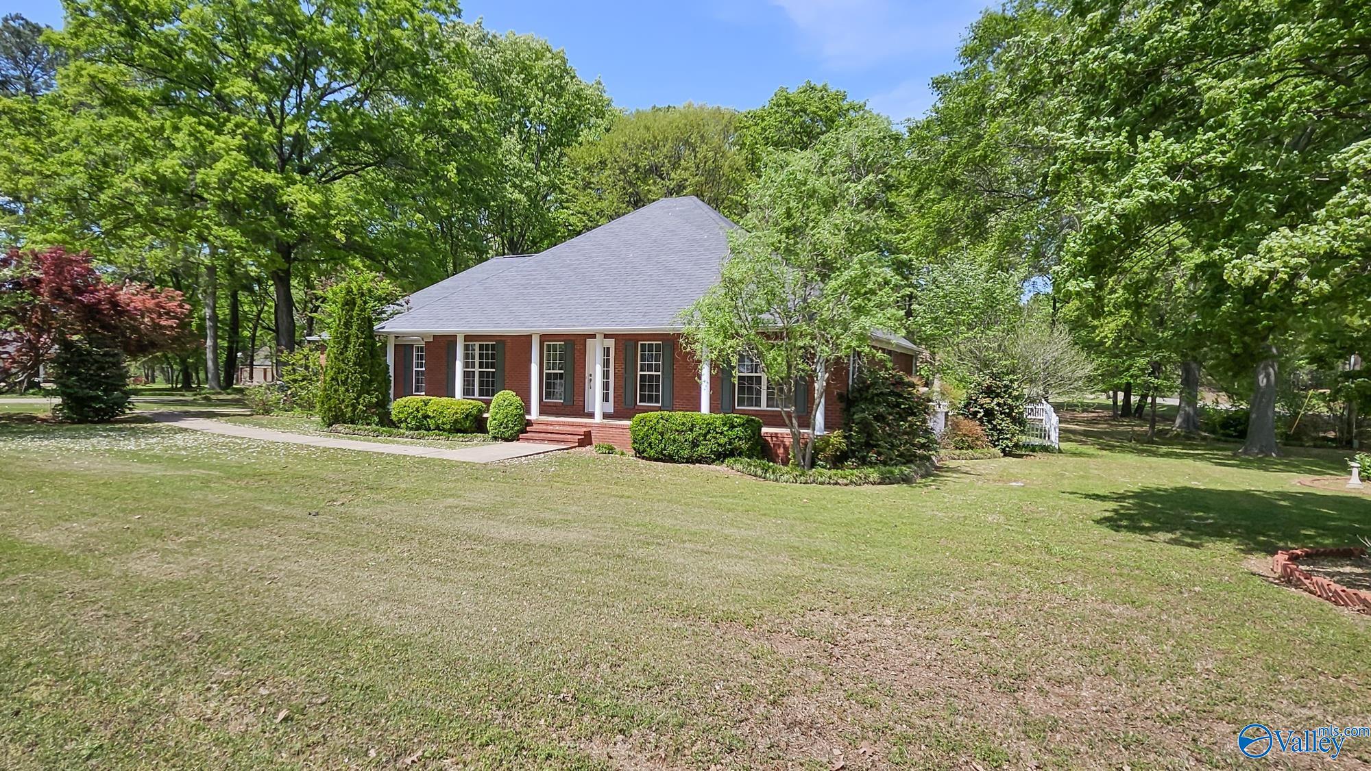 9568 Hawkins Drive, Athens, Alabama image 28