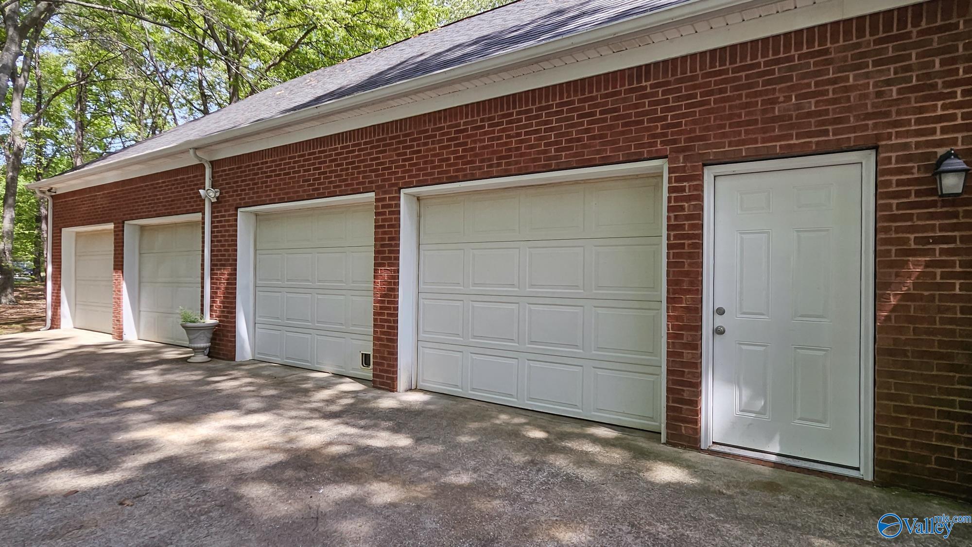 9568 Hawkins Drive, Athens, Alabama image 31