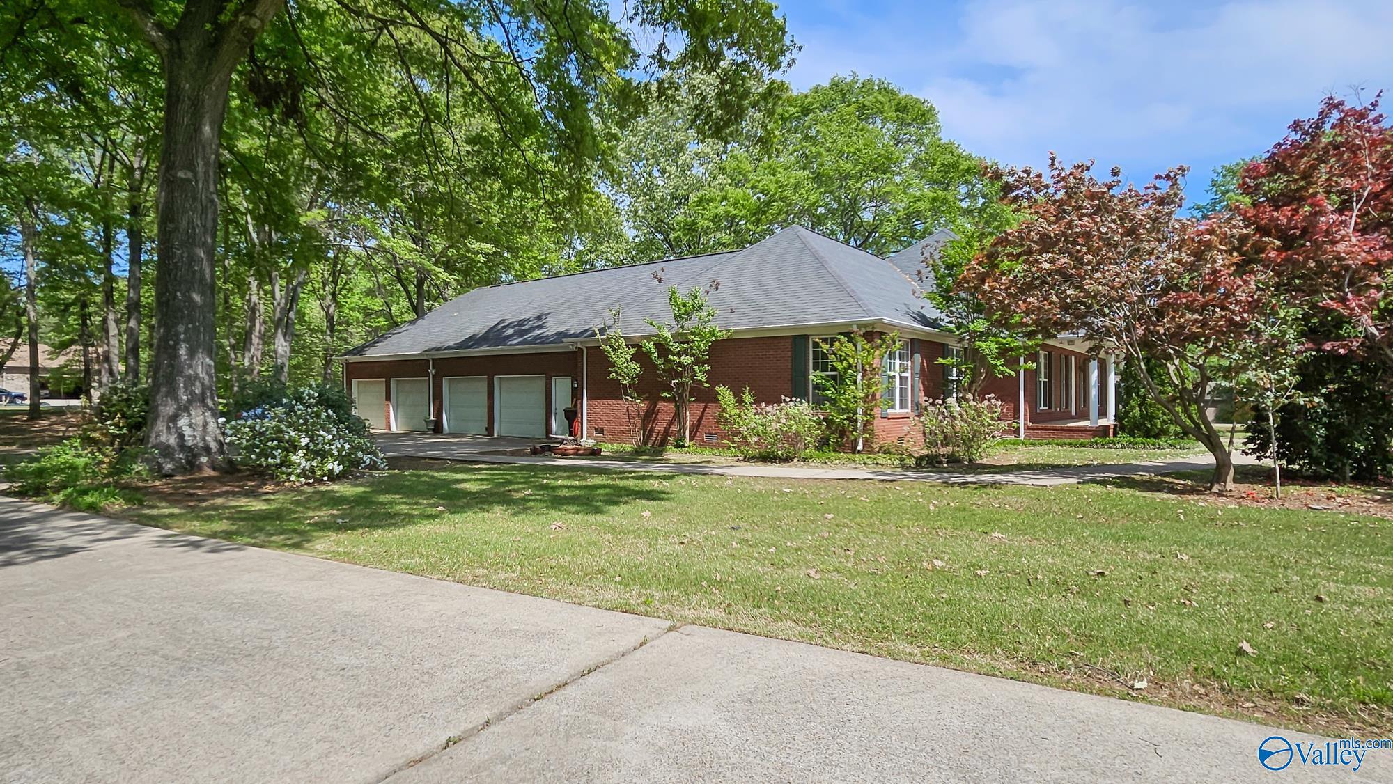 9568 Hawkins Drive, Athens, Alabama image 30