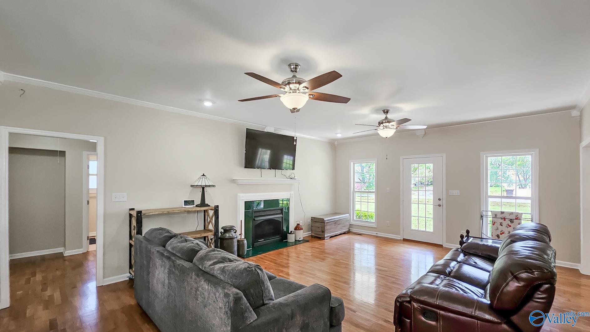 9568 Hawkins Drive, Athens, Alabama image 4