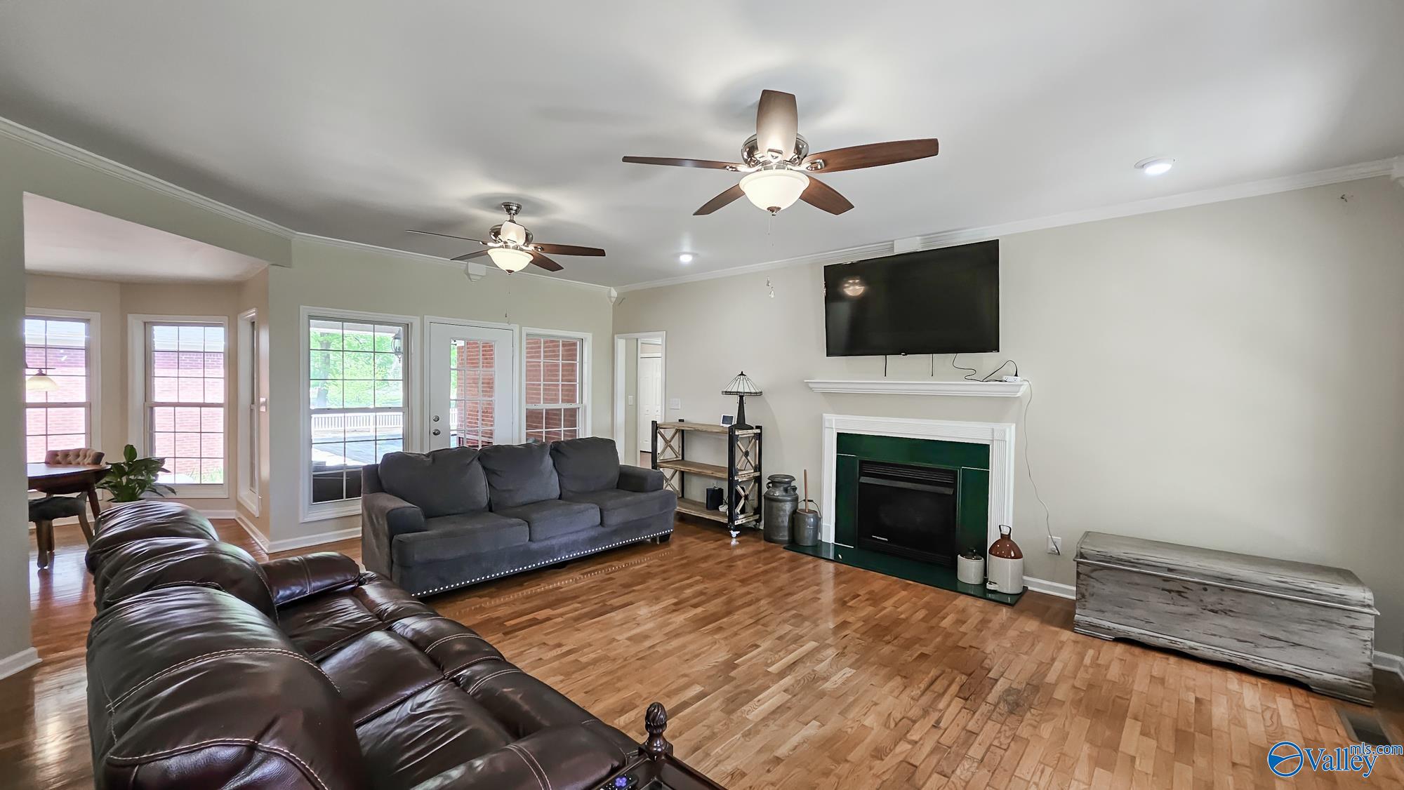 9568 Hawkins Drive, Athens, Alabama image 2