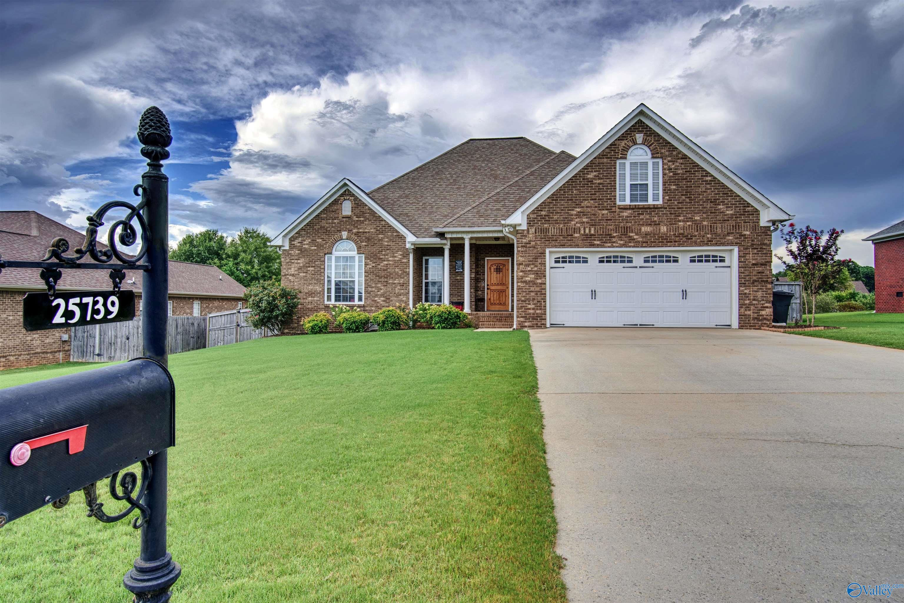 25739 Iron Gate Drive, Madison, Alabama image 3