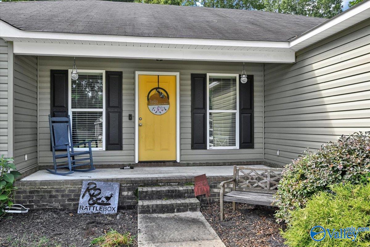 212 Lindsey Lane SW