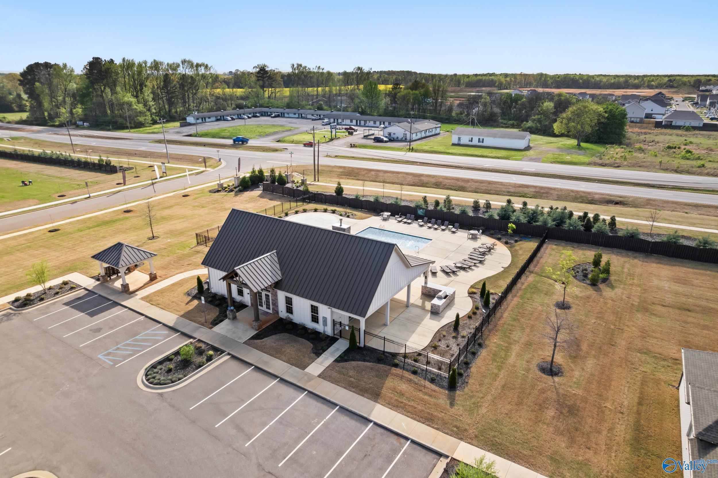 13841 Front Nine Drive, Athens, Alabama image 7