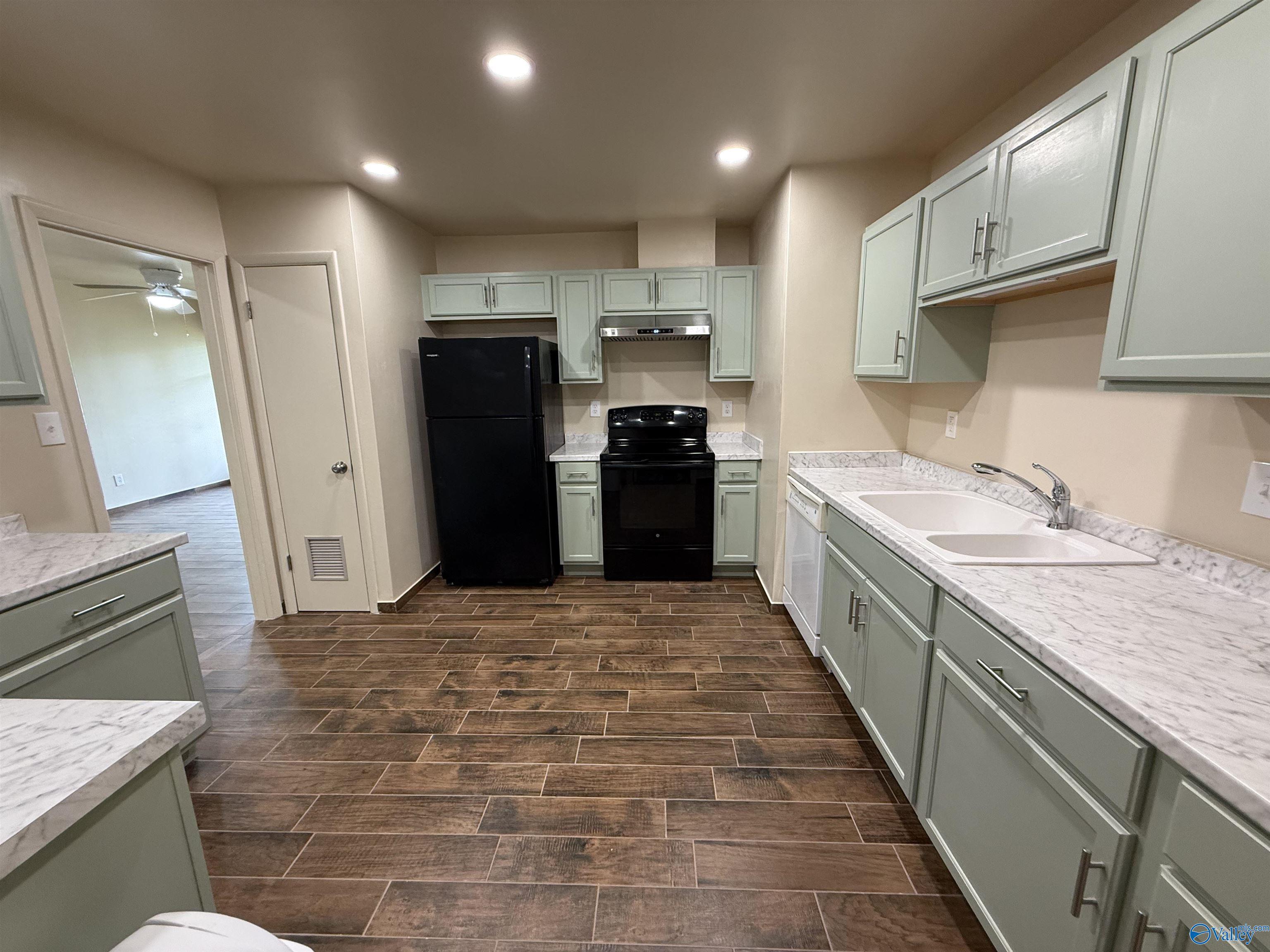 113 Whitney Avenue NE