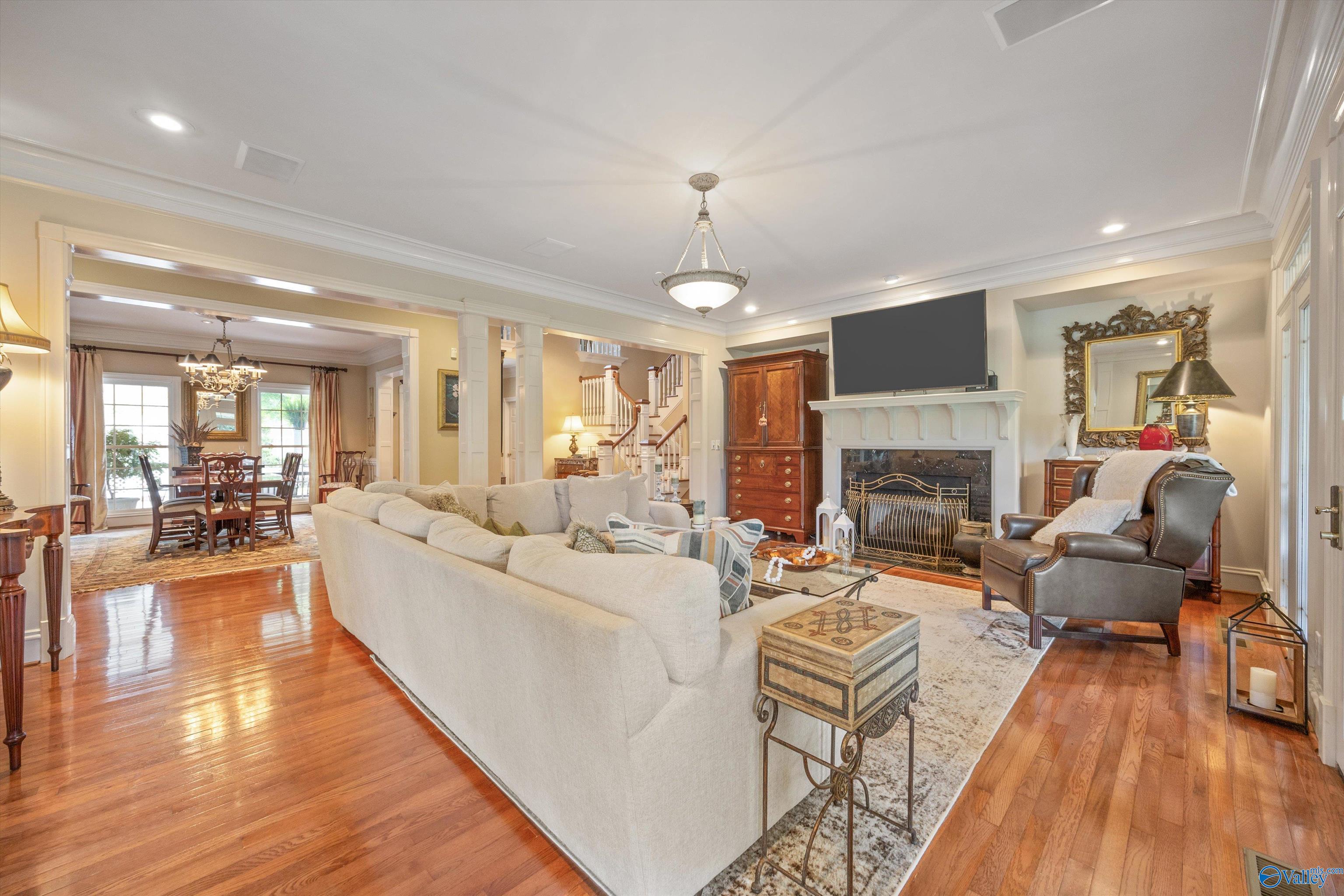 2875 Hampton Cove Way