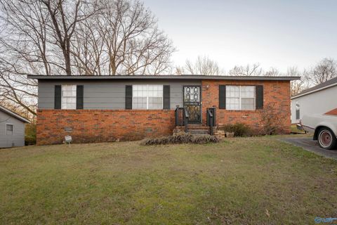 Homes For Sale - 34 S Broadway Street<br/> Florence, AL 35630