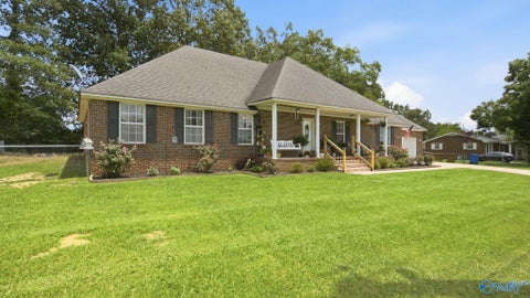 Homes For Sale - 1198 Bullard Street<br/> Morgan County, Hartselle, AL 35640
