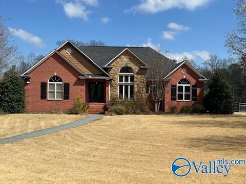 Homes For Sale - 752 12th Way<br/> Arab, AL 35016