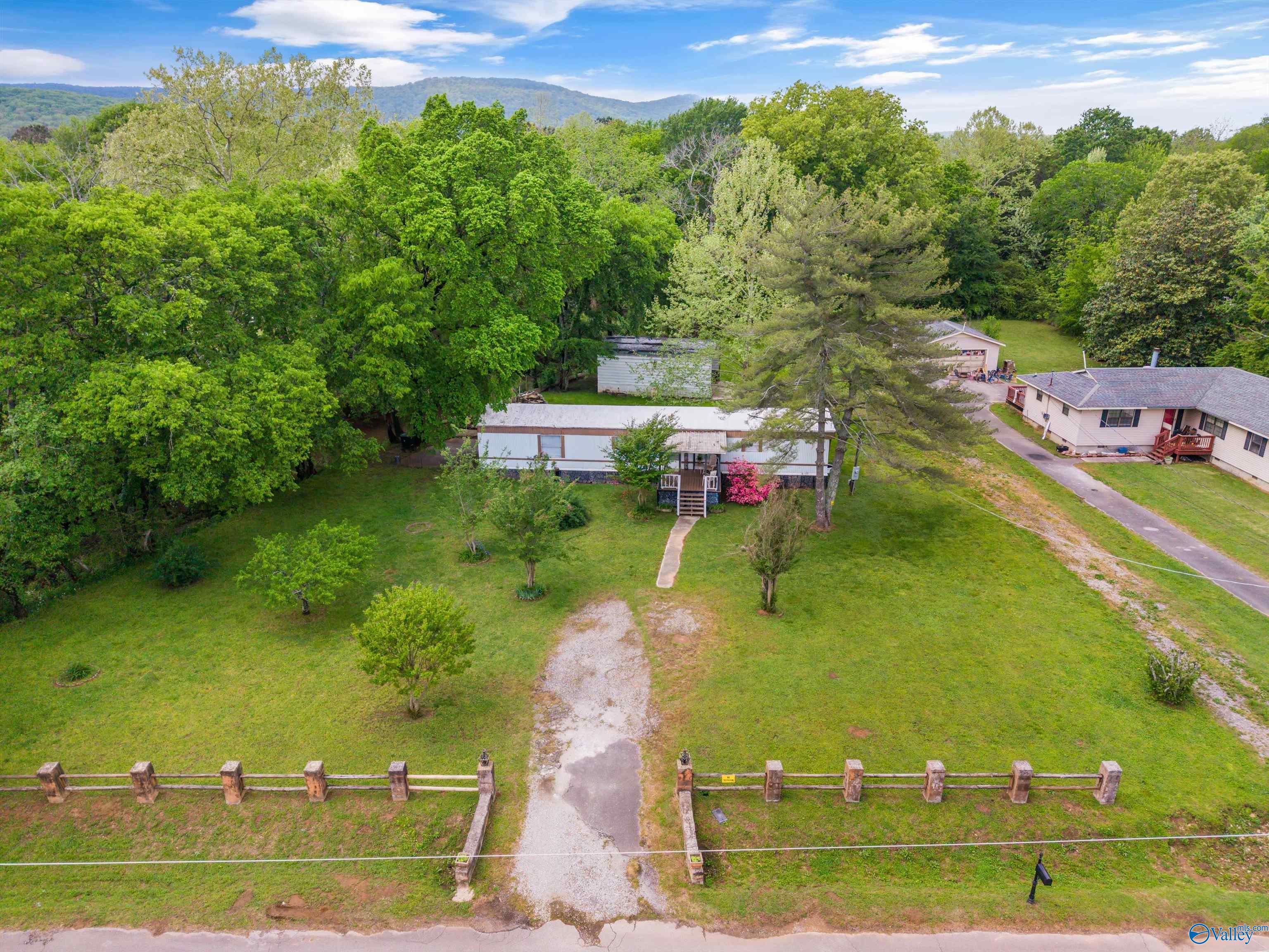 176 Lawler Drive, Brownsboro, Alabama image 1