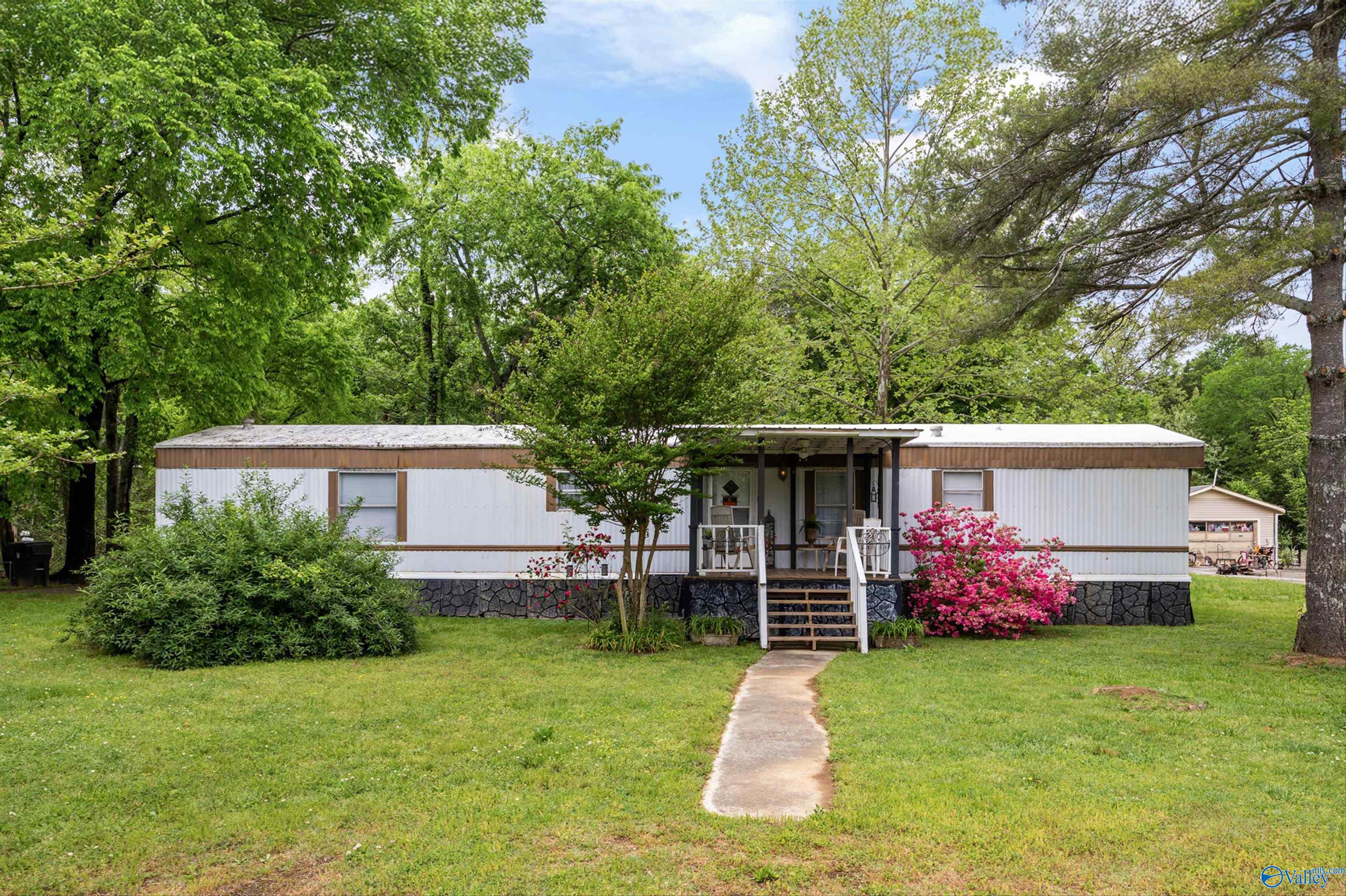 176 Lawler Drive, Brownsboro, Alabama image 3