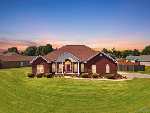Homes For Sale - 132 Shackleford Road<br/> Meridianville, AL 35759