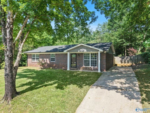 Homes For Sale - 6303 NW Maywick Drive<br/> Huntsville, AL 35810